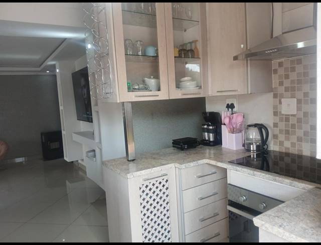 4 BEDROOM HOUSE FOR SALE IN THE ORCHARDS
